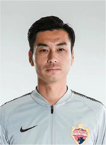 由于再次受伤，他的市场价值急剧下降。